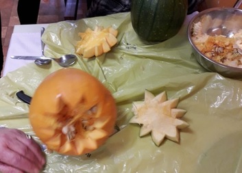 Podzimní výzdoba pokračuje