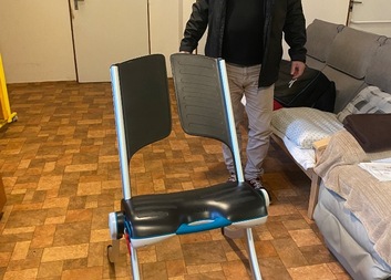 Díky podpoře Nadace EPC Group jsme pořídili zvedák Raizer Lift Up II pro seniory v terénu