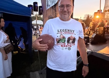 Poděkování panu Ševčíkovi a Antonínu Panenkovi za podporu Oblastní charity Rokycany